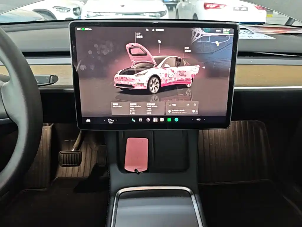 Tesla Model Y — миниатюра 13