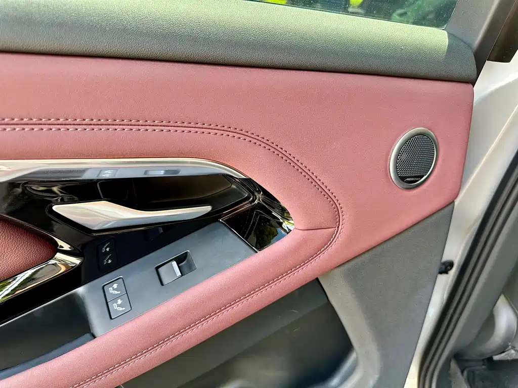 Land Rover Evoque — миниатюра 16
