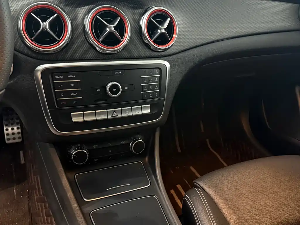 Mercedes-Benz GLA — миниатюра 7