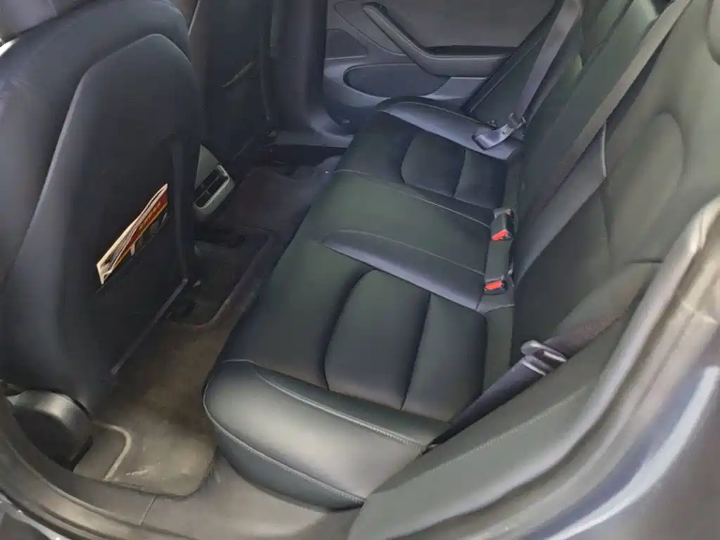 Tesla Model 3 — миниатюра 17