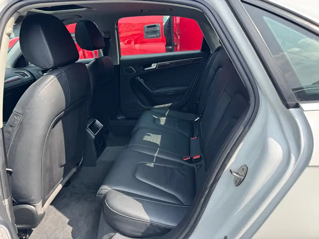Audi A4L — миниатюра 8