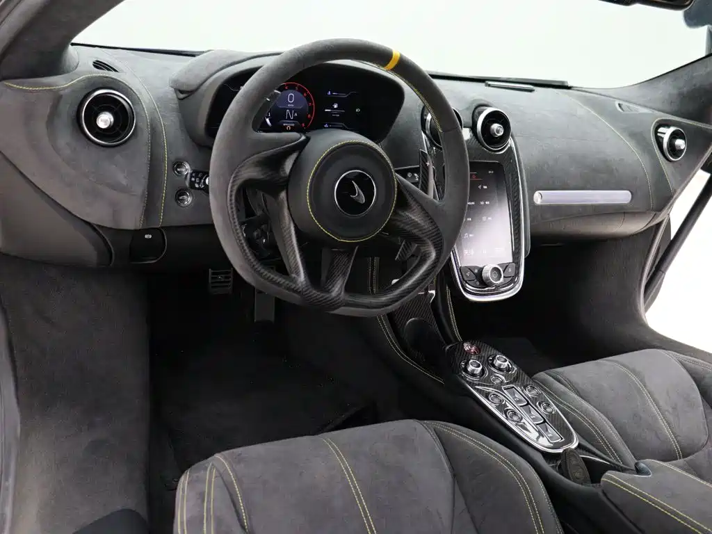 McLaren GT — миниатюра 6