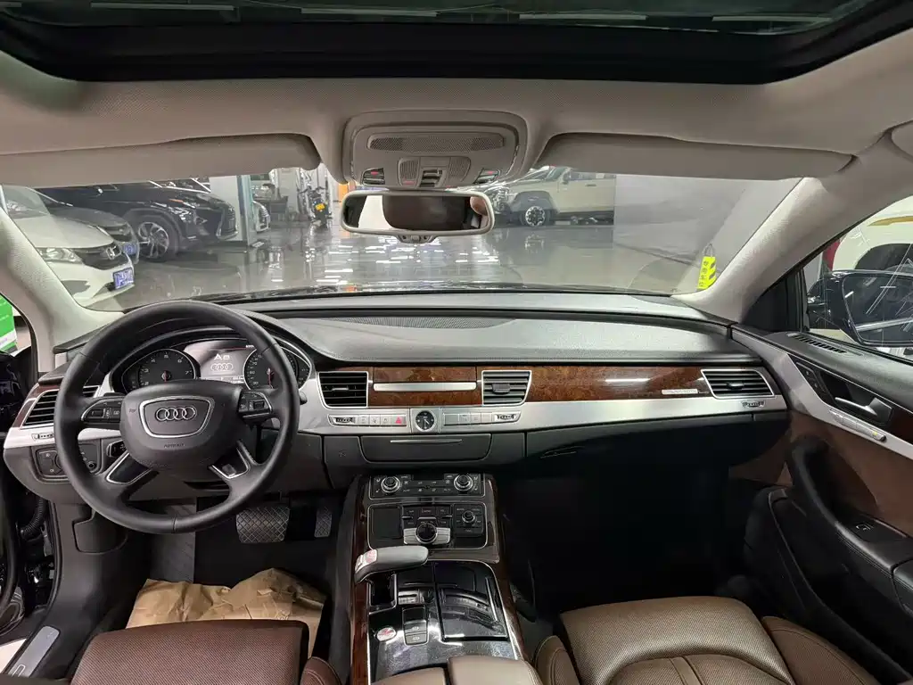 Audi A8 — миниатюра 5
