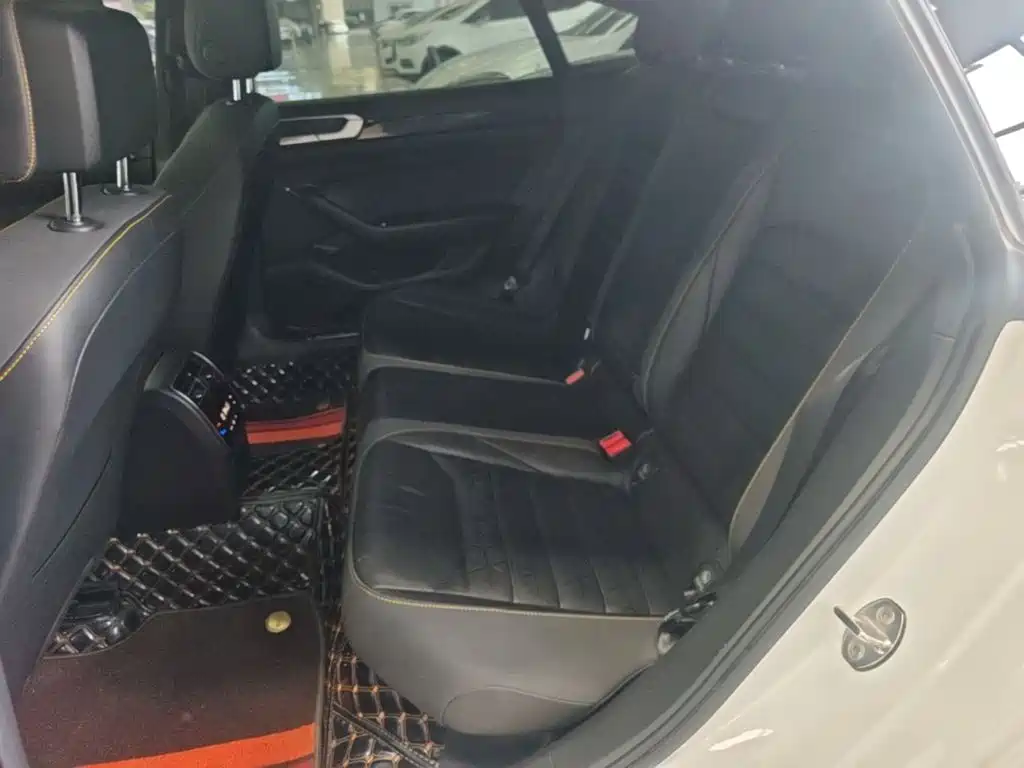Volkswagen CC — миниатюра 17