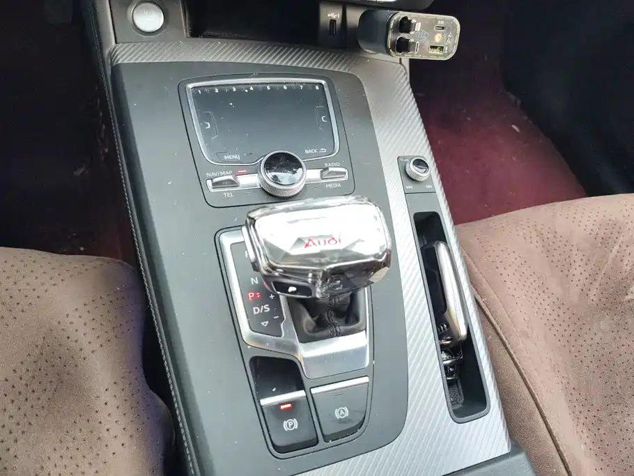 Audi Q5L — миниатюра 15