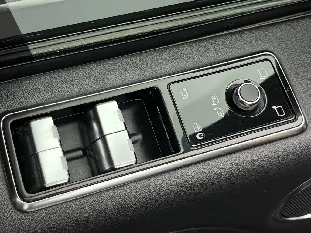 Land Rover Range Rover — миниатюра 10