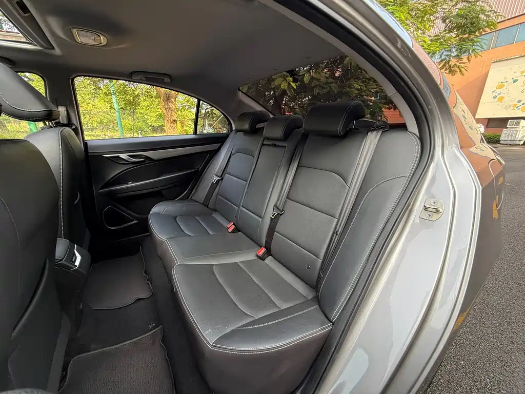 Geely Emgrand — миниатюра 8