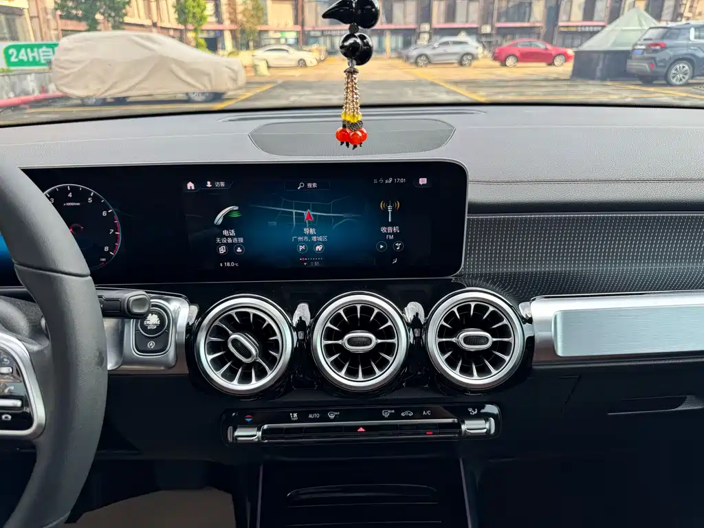 Mercedes-Benz GLB — миниатюра 15
