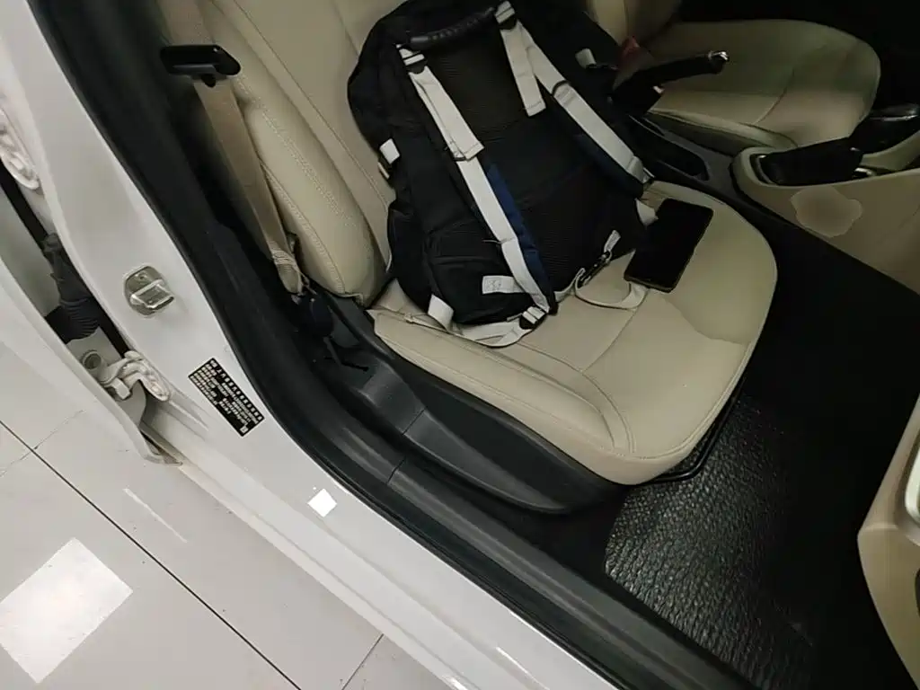 Buick Excelle — миниатюра 25