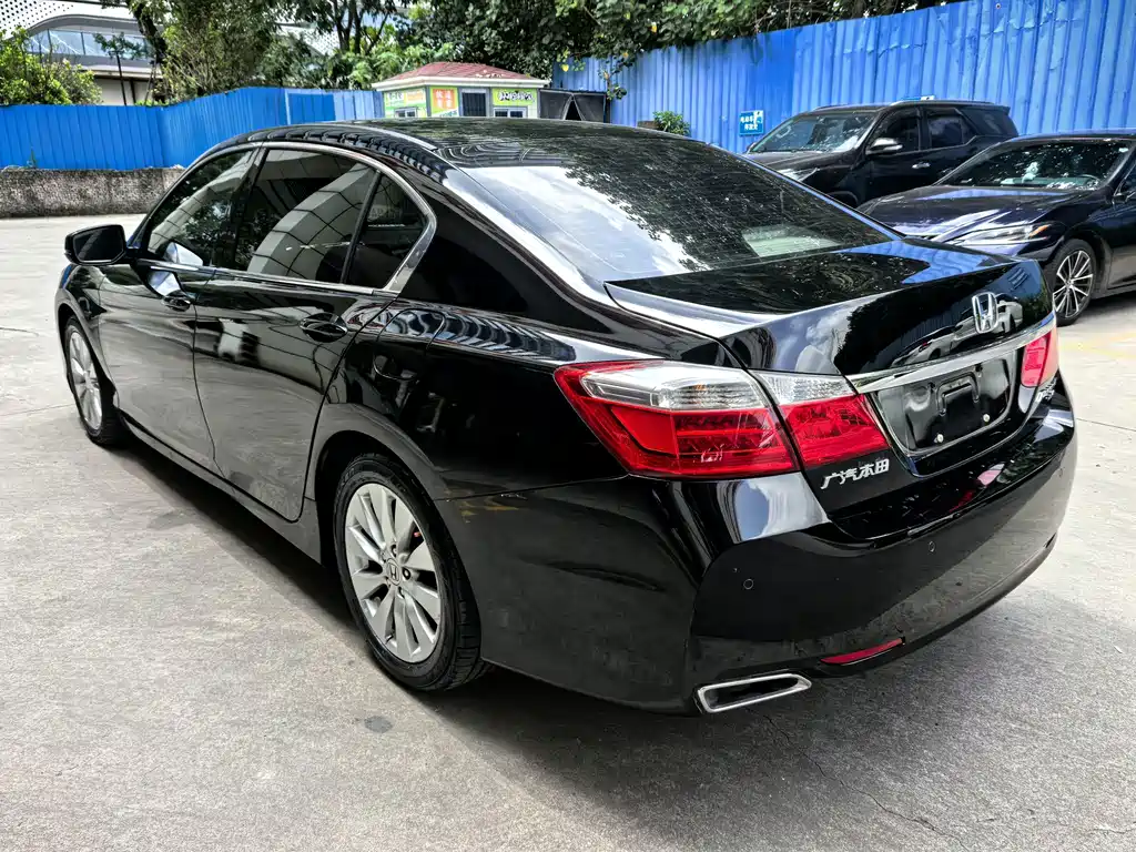 Honda Accord — миниатюра 7