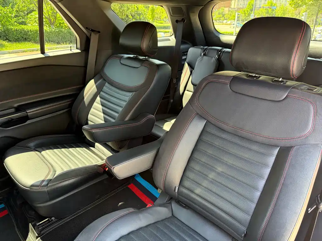 Ford Explorer — миниатюра 16