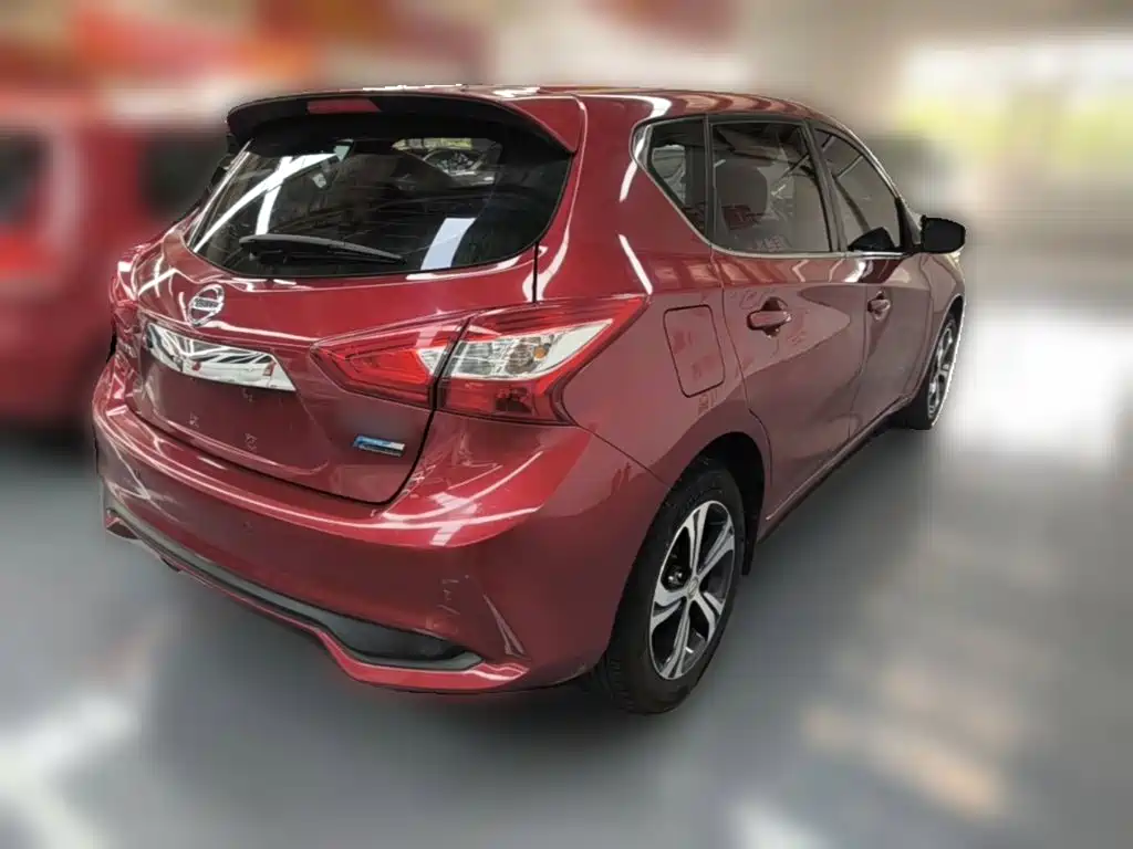 Nissan Tiida — миниатюра 10