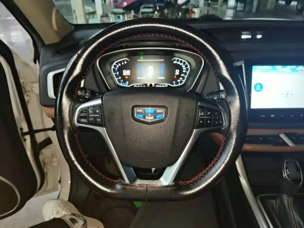 Geely Vision X6 — миниатюра 11