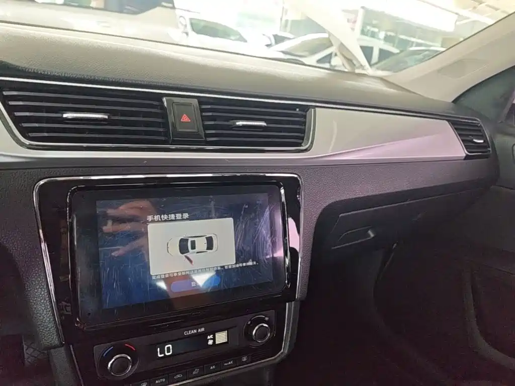Skoda Rapid — миниатюра 10