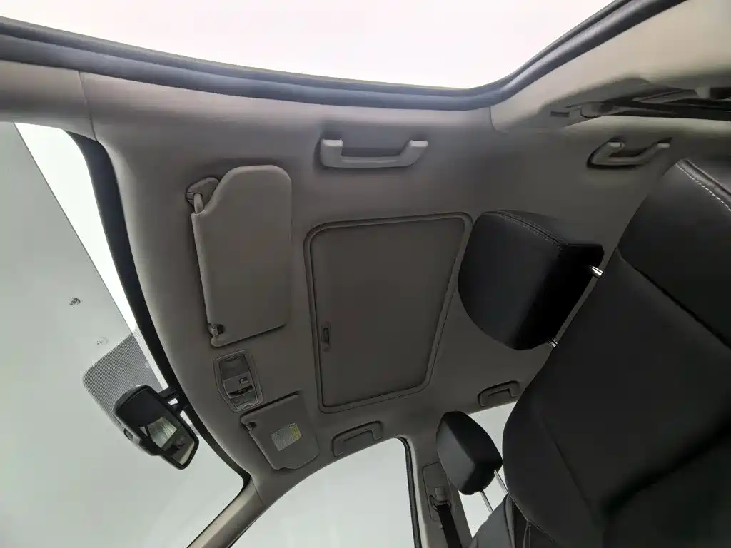 Mitsubishi Outlander — миниатюра 14