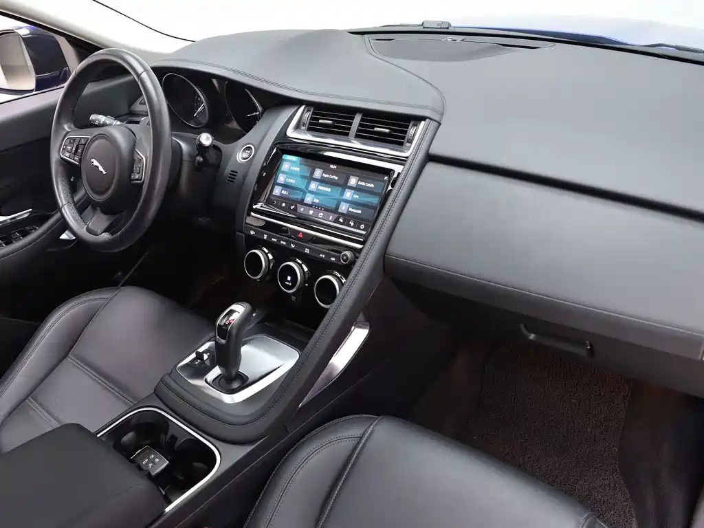 Jaguar E-PACE — миниатюра 15