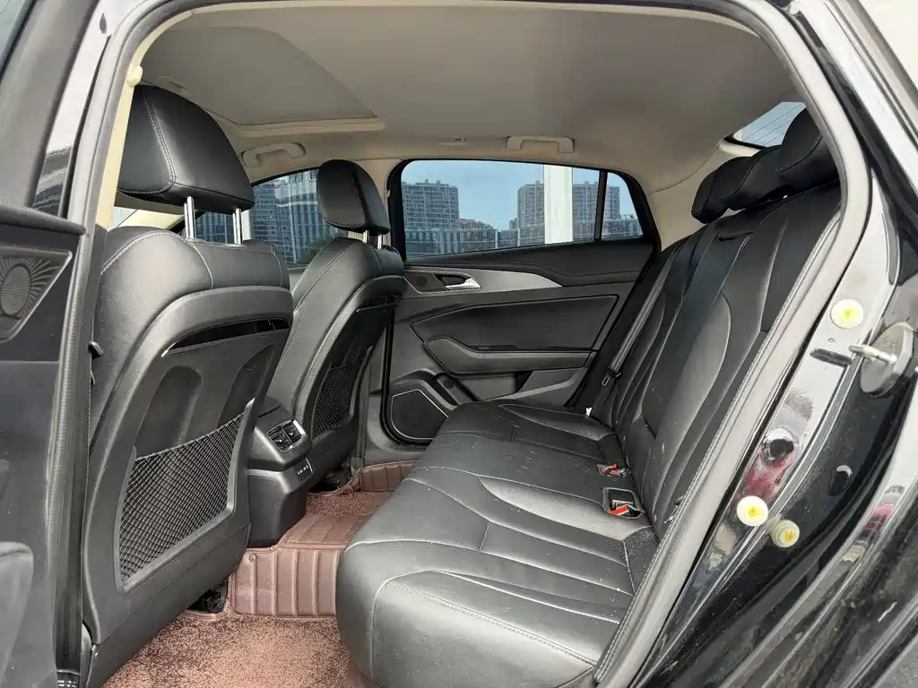 Hongqi Hongqi H5 — миниатюра 11