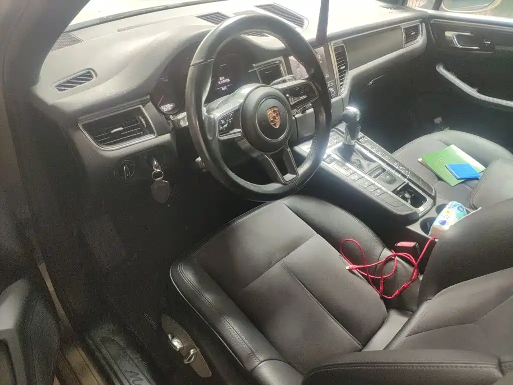 Porsche Macan — миниатюра 6