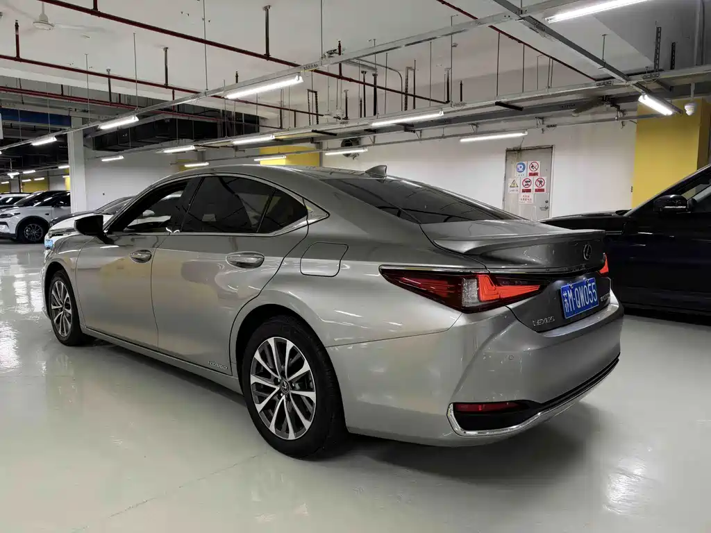 Lexus ES — миниатюра 4