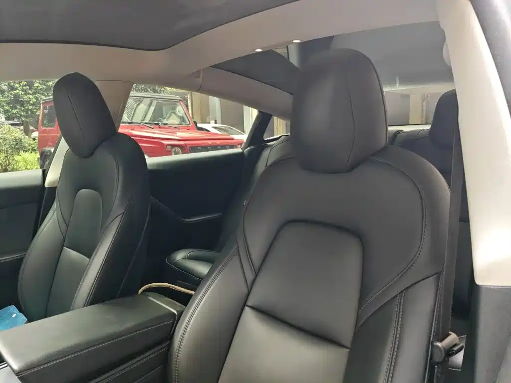 Tesla Model 3 — миниатюра 12