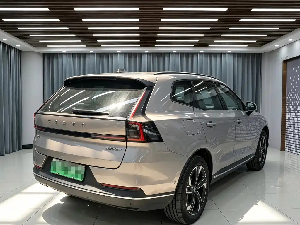 Volvo XC70 PHEV — миниатюра 4