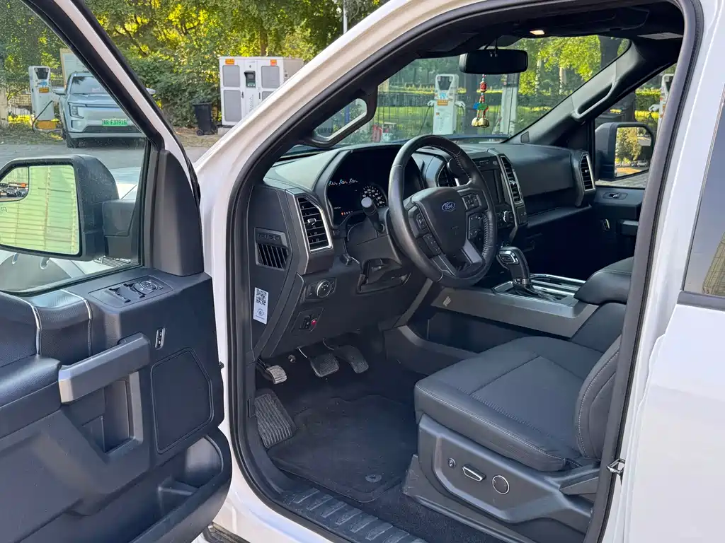 Ford F-150 Raptor — миниатюра 8