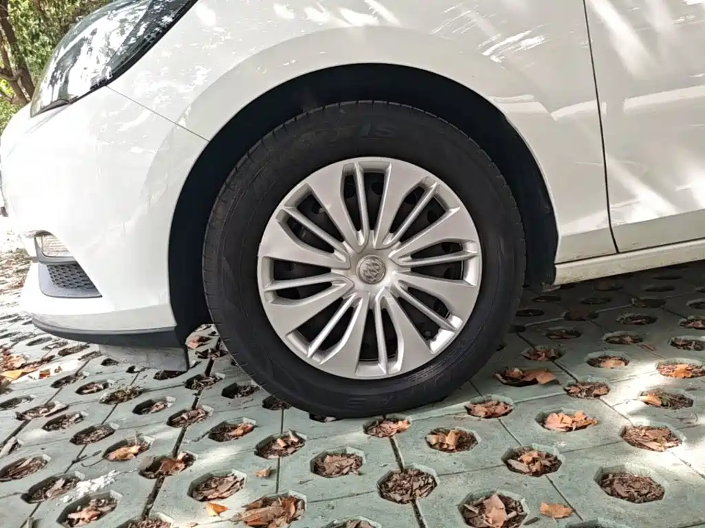 Buick Excelle — миниатюра 23