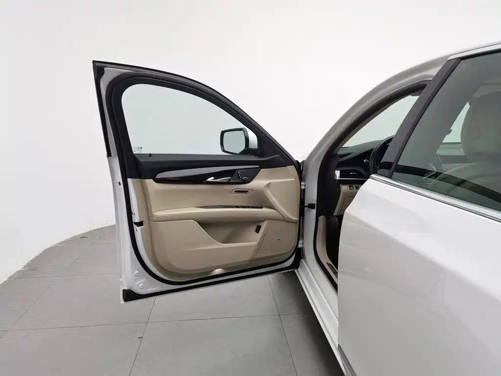 Cadillac CT6 — миниатюра 8