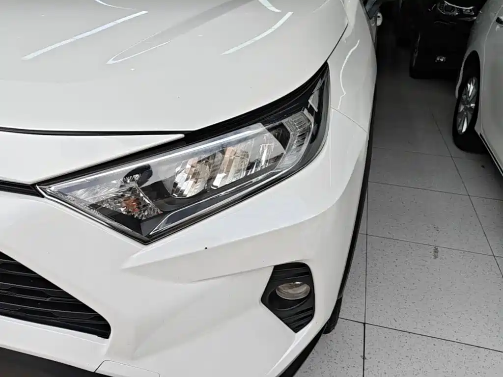 Toyota RAV4 — миниатюра 24