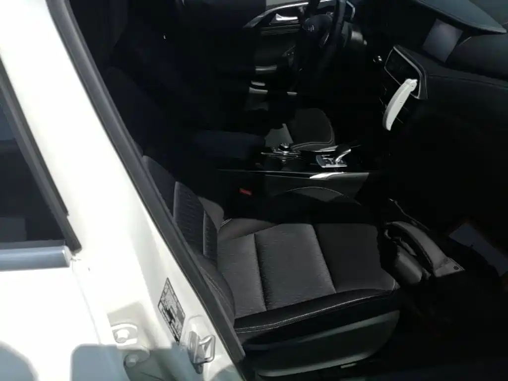 Infiniti QX30 — миниатюра 25