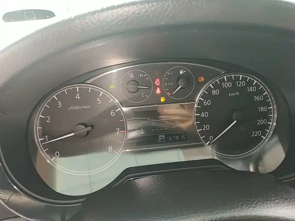 Nissan Tiida — миниатюра 12