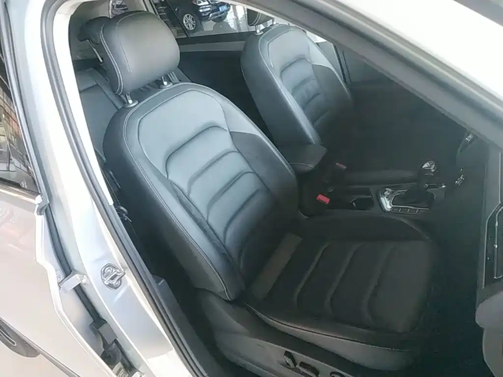 Volkswagen Tiguan L — миниатюра 25