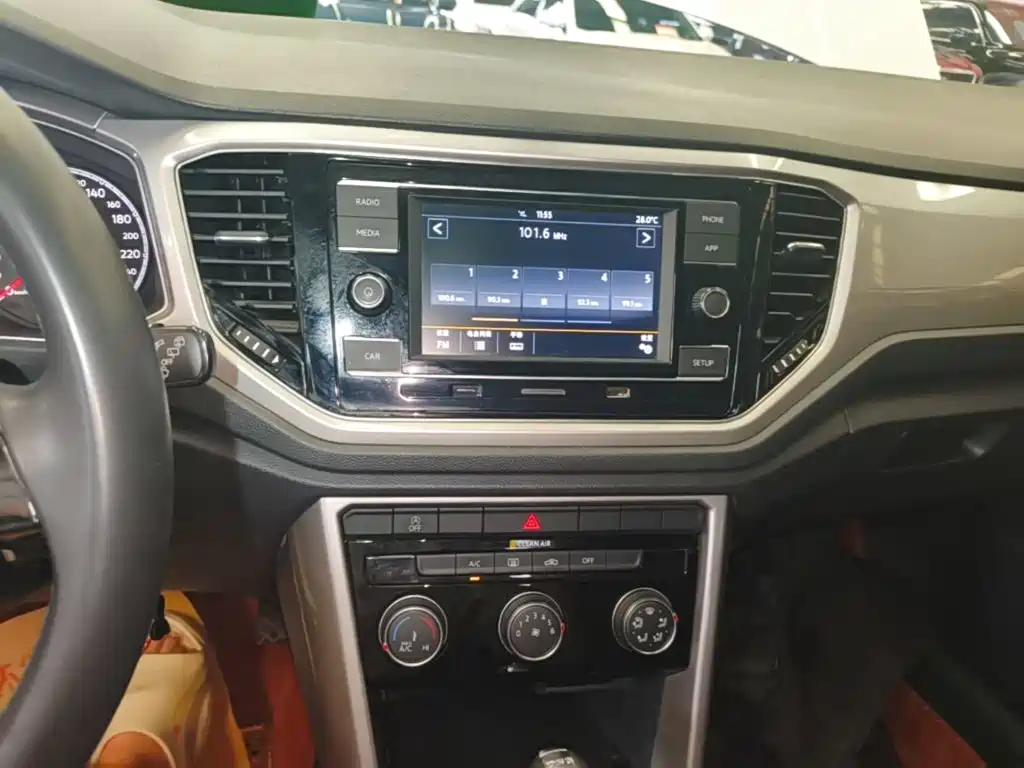Volkswagen T-Roc — миниатюра 13