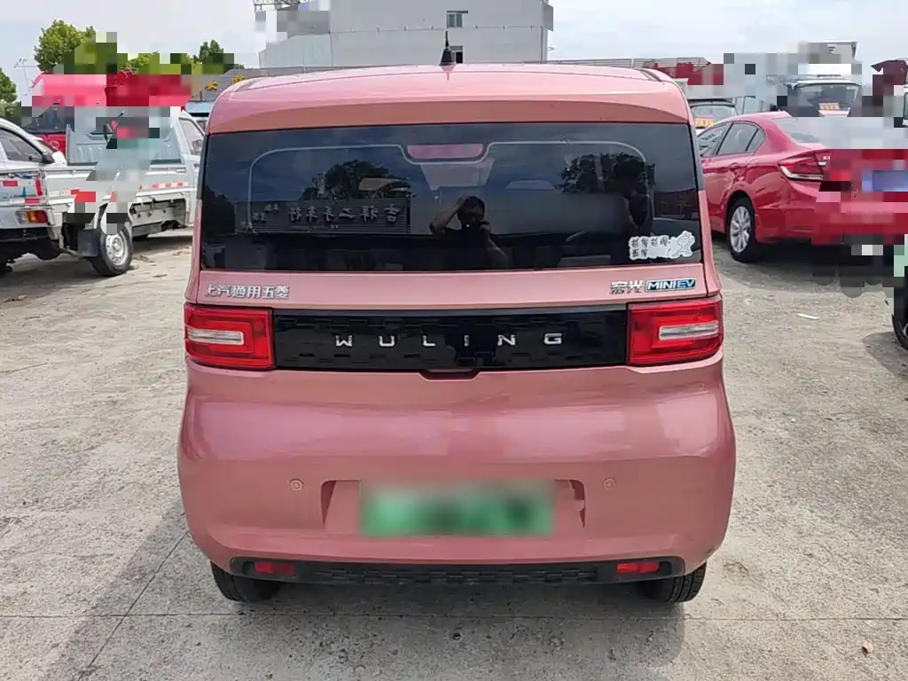 Wuling MINIEV — миниатюра 6