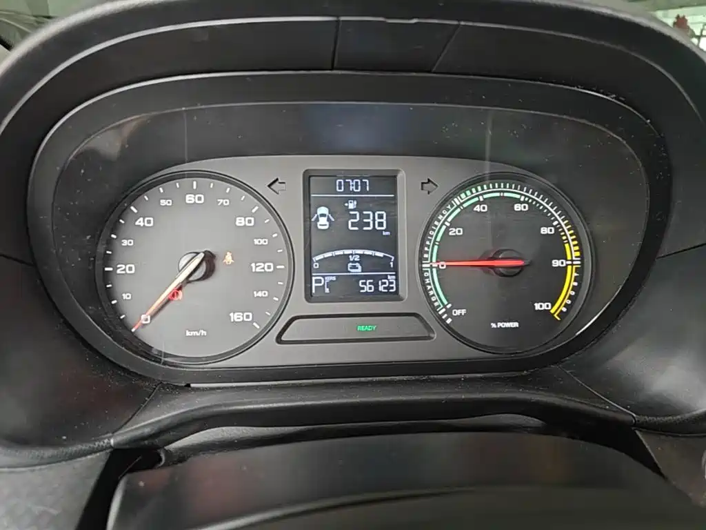 Roewe Clever — миниатюра 12