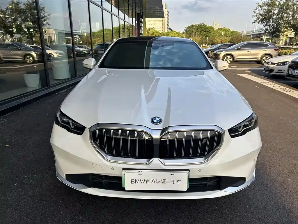 BMW i5 — миниатюра 2
