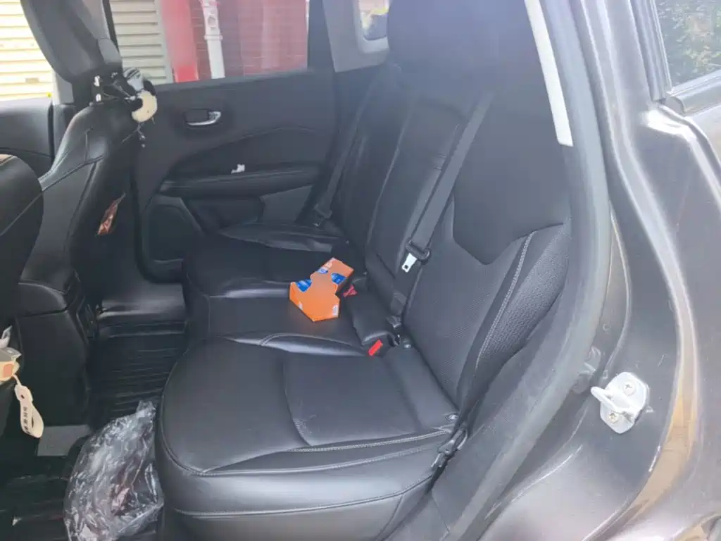 Jeep Compass — миниатюра 17