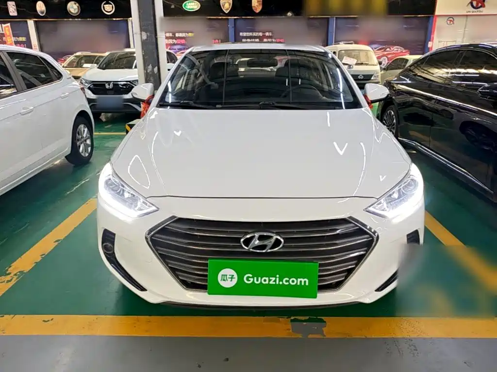 Hyundai Elantra — миниатюра 3