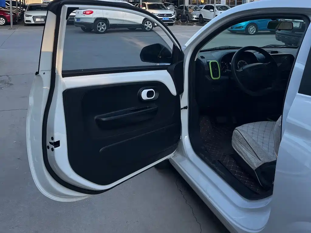 Roewe Clever — миниатюра 8