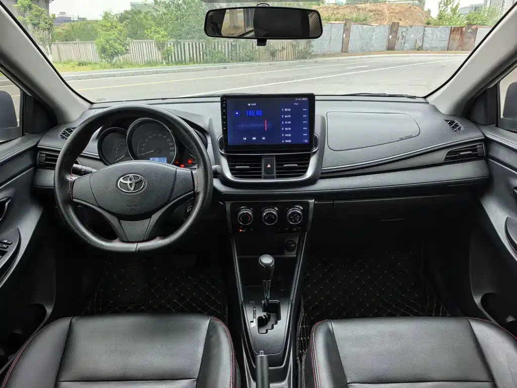 Toyota Yaris L — миниатюра 6