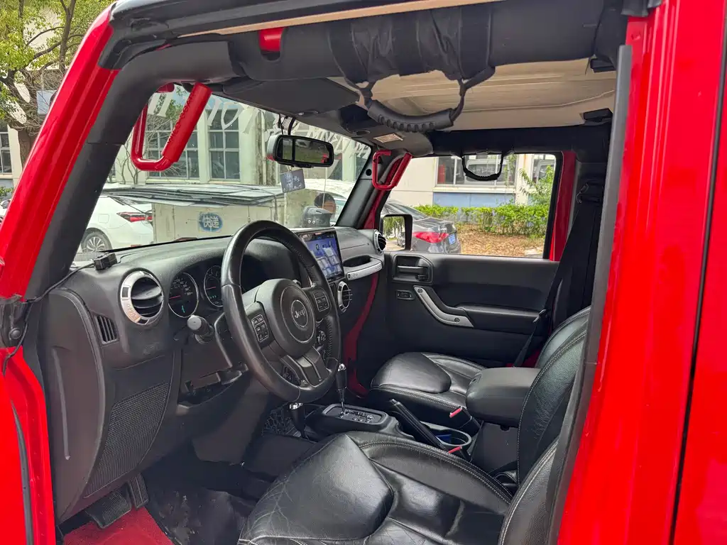 Jeep Wrangler — миниатюра 10