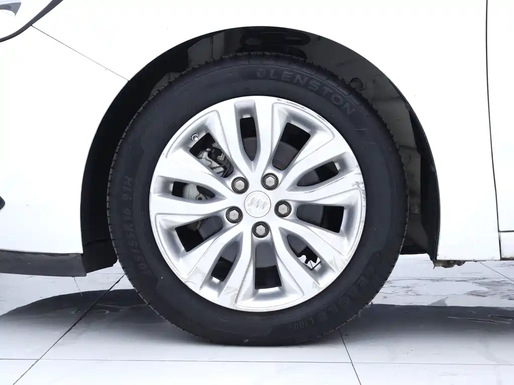 Buick Excelle — миниатюра 17