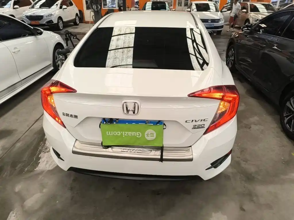 Honda Civic — миниатюра 6