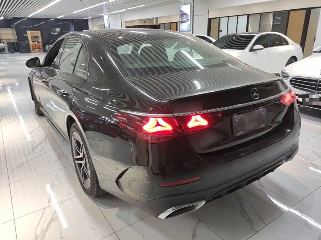 Mercedes-Benz E-Class (Import) — миниатюра 5