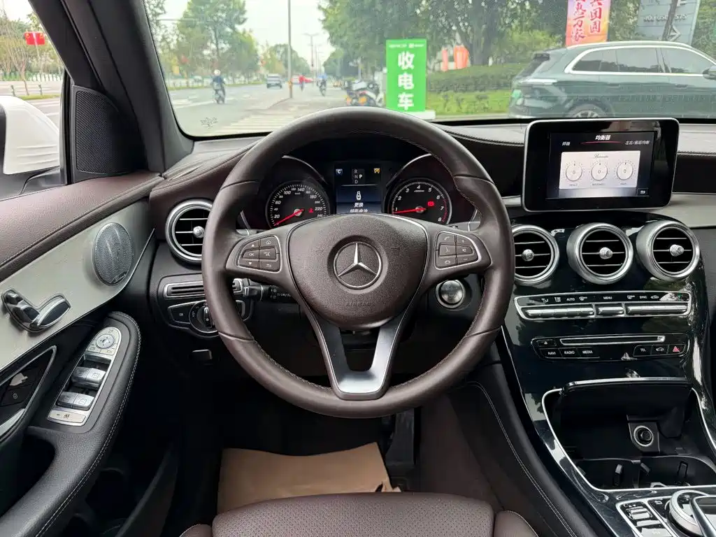 Mercedes-Benz GLC — миниатюра 14
