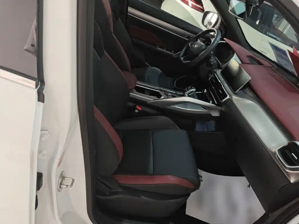 Geely Binyue — миниатюра 25