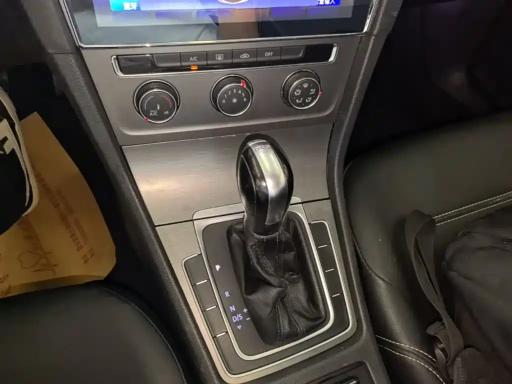 Volkswagen Golf — миниатюра 14