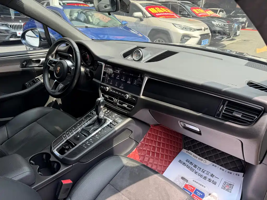 Porsche Macan — миниатюра 13