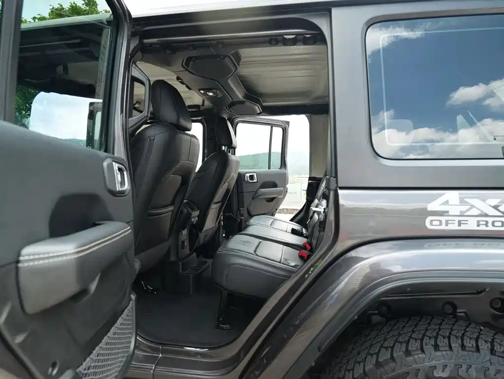 Jeep Wrangler — миниатюра 11