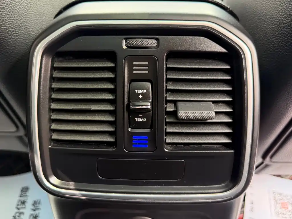 Porsche Macan — миниатюра 19